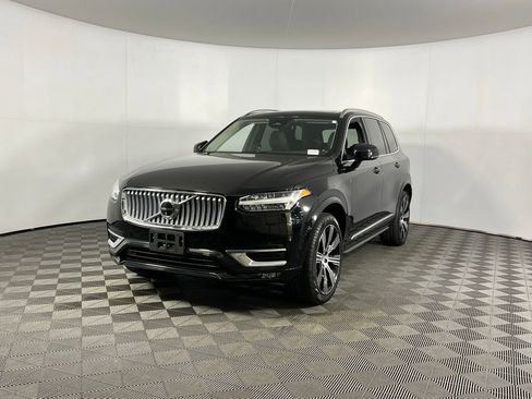 Used 2024 Volvo XC90 B5 Plus image 3