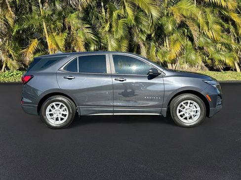 Used 2022 Chevrolet Equinox LS image 4