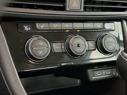 Used 2024 Volkswagen Jetta SE image 23