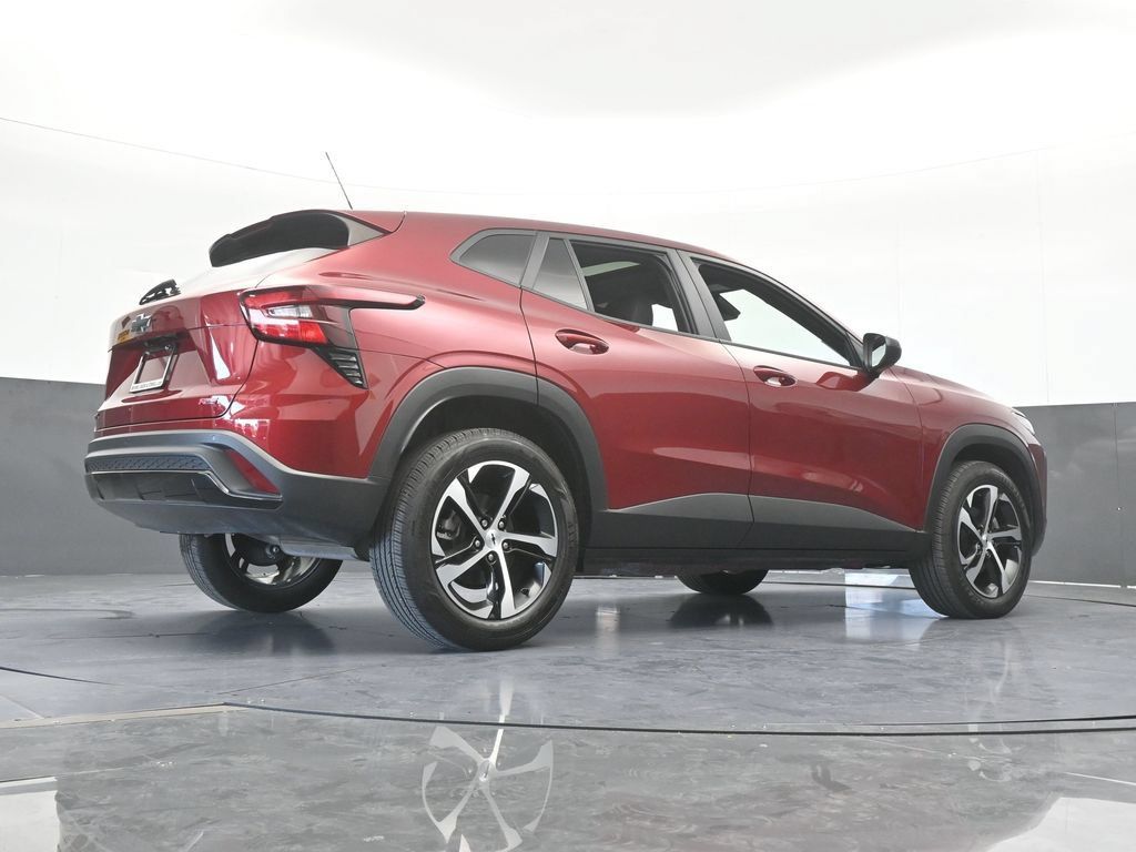 Used 2025 Chevrolet Trax RS w/ Sunroof Package FWD image 59
