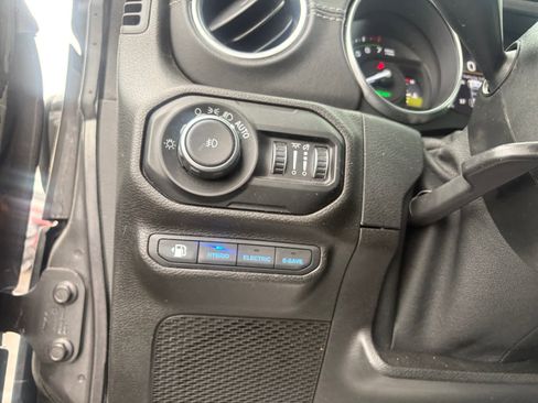 Used 2021 Jeep Wrangler Unlimited Sahara w/ Cold Weather Group image 23