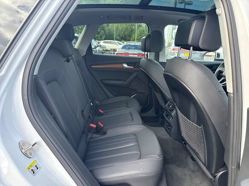 Used 2023 Audi Q5 2.0T Premium w/ Convenience Package AWD/4WD image 10