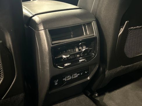 Used 2023 Jeep Grand Cherokee Limited w/ Trailer Tow Prep Group (B) AWD/4WD image 36
