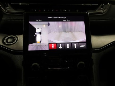 Used 2022 Jeep Grand Cherokee L Overland w/ Advanced Protech Group III AWD/4WD image 28