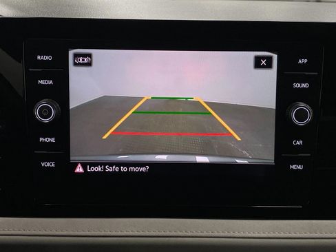 Used 2025 Volkswagen Taos SE image 22