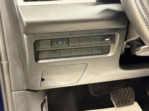 Used 2024 Mitsubishi Outlander FWD image 10