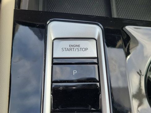 Certified 2024 Volkswagen Atlas SEL Premium R-Line AWD/4WD image 30