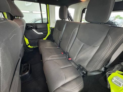 Used 2017 Jeep Wrangler Unlimited Sahara w/ Dual Top Group AWD/4WD image 21