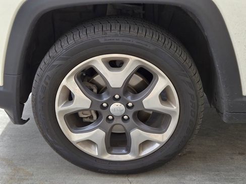 Used 2019 Jeep Compass Limited image 5