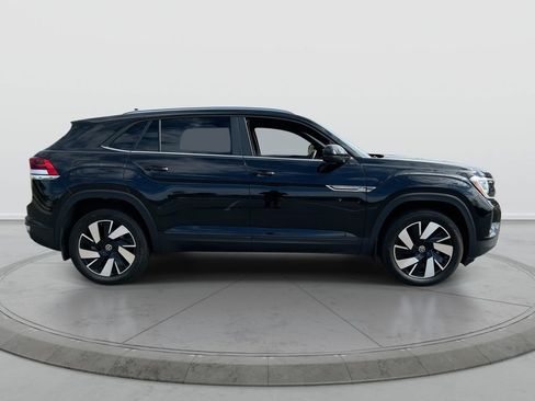 Used 2024 Volkswagen Atlas Cross Sport SE FWD image 9