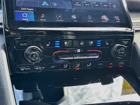 Used 2022 Jeep Grand Cherokee Trailhawk w/ Advanced Protech Group II AWD/4WD image 19