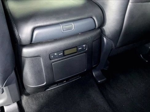 Used 2024 Nissan Armada SV AWD/4WD image 26