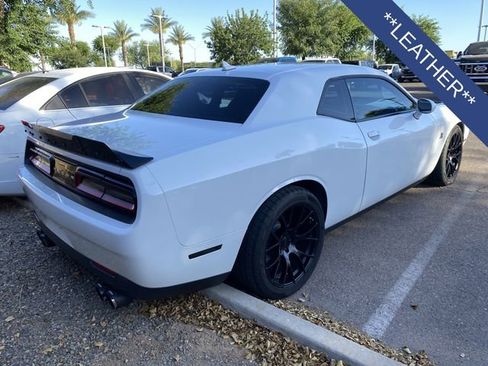 Used 2018 Dodge Challenger R/T Scat Pack w/ Leather Interior Group RWD image 4