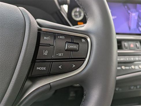 Certified 2025 Lexus ES 300h w/ Premium Package image 26