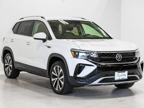 Used 2022 Volkswagen Taos SE AWD/4WD image 6