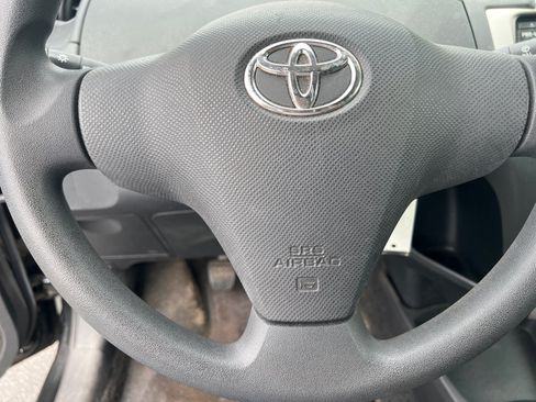 Used 2007 Toyota Yaris 2-Door Hatchback FWD image 17