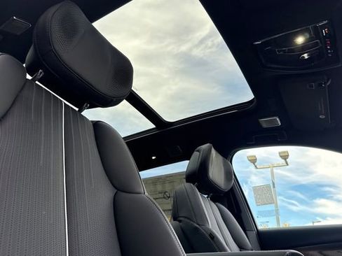 New 2026 Cadillac Vistiq Luxury w/ LPO, Floor Liner Package image 18