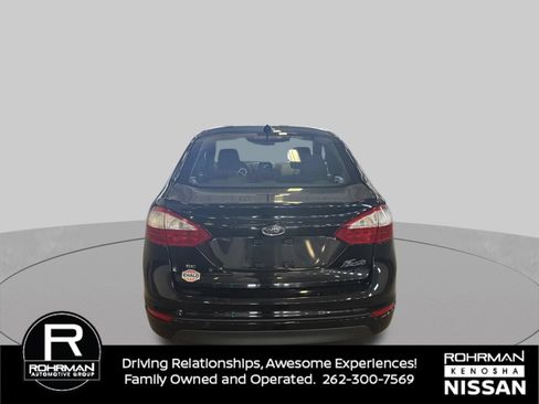 Used 2017 Ford Fiesta SE FWD image 4