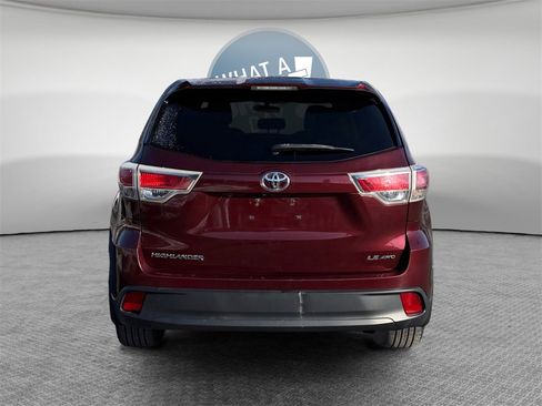 Used 2015 Toyota Highlander LE image 5
