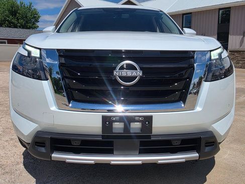 Used 2025 Nissan Pathfinder SL w/ SL Premium Package AWD/4WD image 32