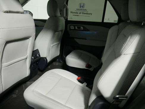 Used 2025 Ford Explorer Platinum w/ LUX Leather Package image 13