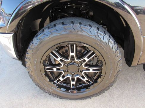 Used 2019 Ford F150 Lariat w/ Equipment Group 502A Luxury AWD/4WD image 10