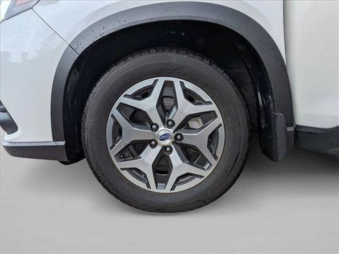 Used 2024 Subaru Forester Premium AWD/4WD image 13