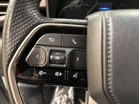 Used 2022 Toyota Tundra SR5 w/ SR5 Premium Package image 31