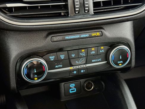 Used 2022 Ford Escape SE AWD/4WD image 16
