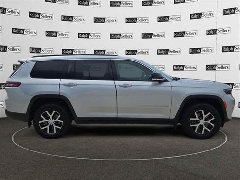 Certified 2024 Jeep Grand Cherokee L Limited w/ Trailer Tow Package AWD/4WD image 7
