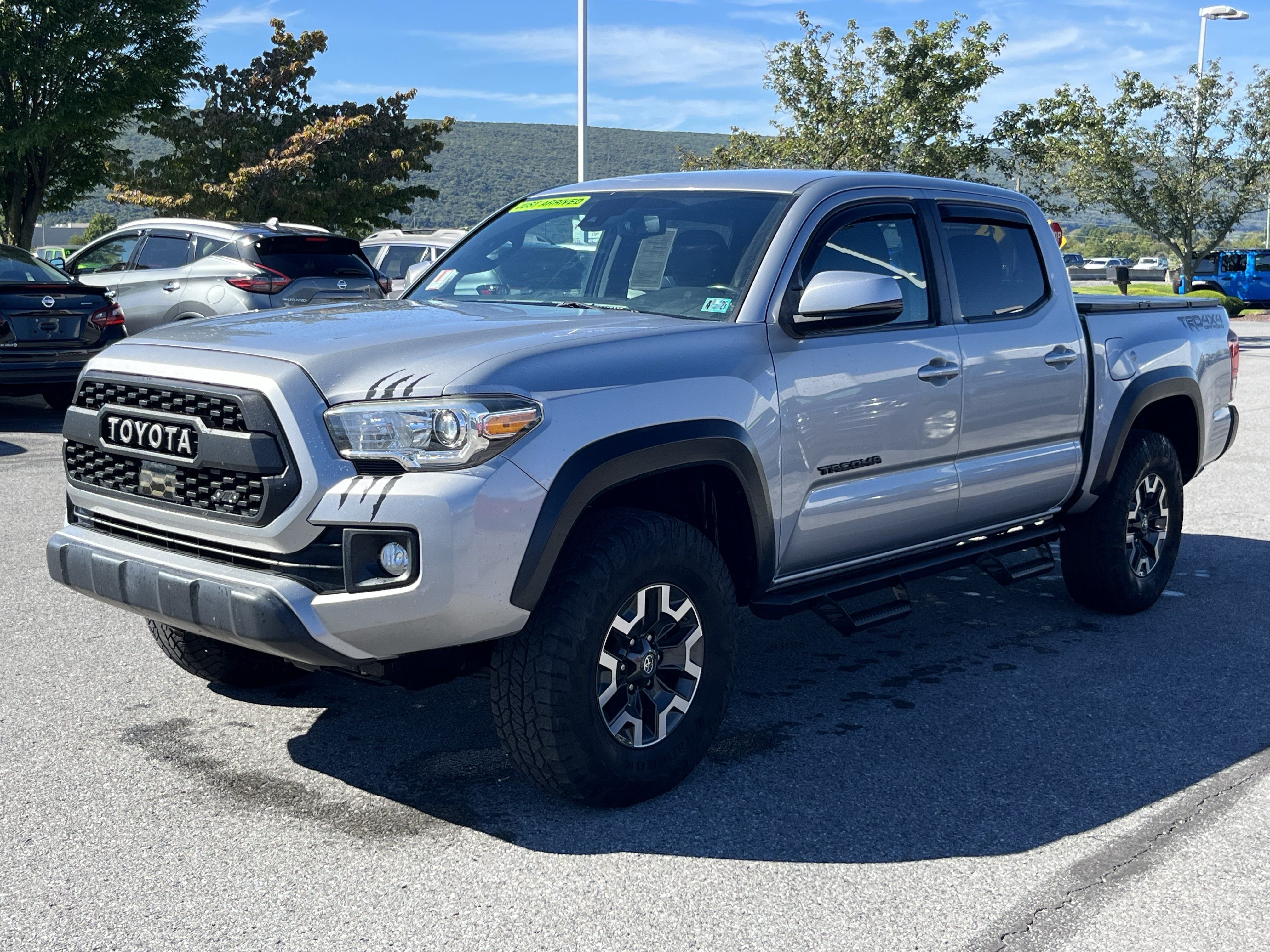 Used 2019 Toyota Tacoma TRD Off-Road AWD/4WD image 5