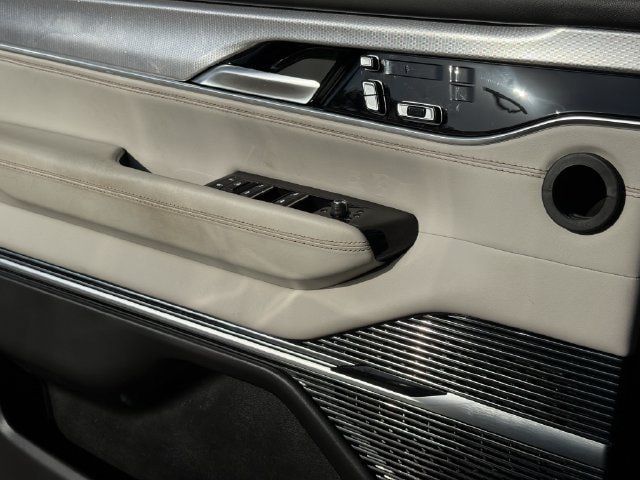 Used 2023 Jeep Grand Wagoneer Series II w/ Flexible Seating Group AWD/4WD image 25