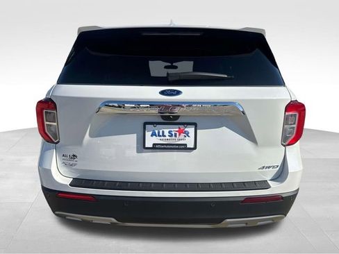 Used 2023 Ford Explorer XLT w/ Equipment Group 202A image 7