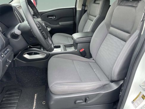 Used 2024 Nissan Frontier SV w/ SV Convenience Package image 22