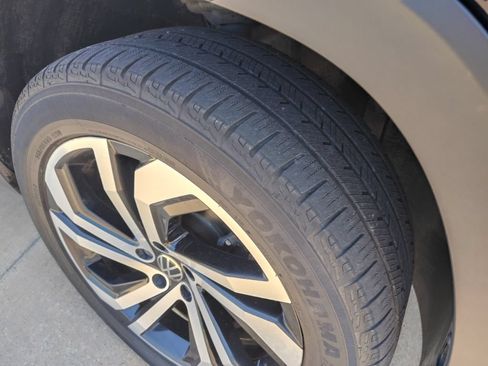 Used 2021 Volkswagen Atlas SEL Premium AWD/4WD image 10