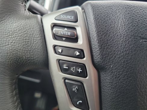 Used 2021 Nissan Titan SV w/ SV Convenience Package image 22