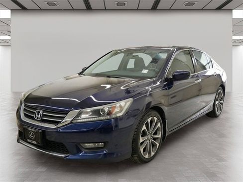 Used 2015 Honda Accord Sport image 2