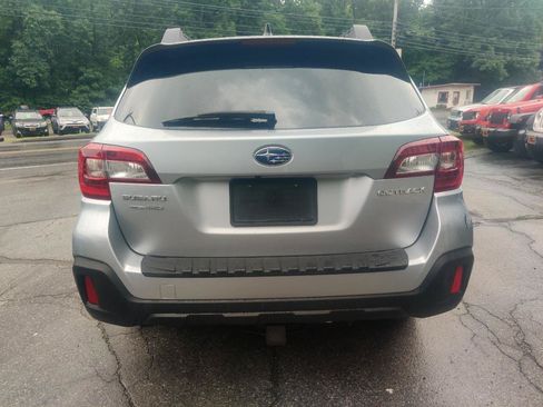 Used 2018 Subaru Outback 2.5i Premium AWD/4WD image 5