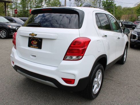 Used 2019 Chevrolet Trax LT w/ LT Convenience Package AWD/4WD image 8