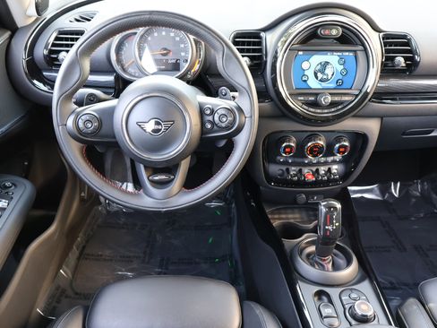 Used 2020 MINI Cooper Clubman S w/ Premium Package image 18