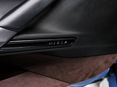 Used 2022 Ferrari SF90 Spider image 45