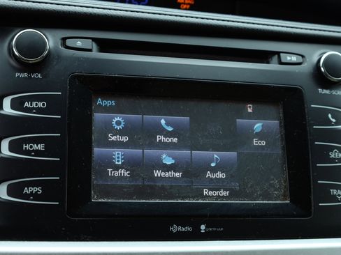 Used 2015 Toyota Highlander LE image 30