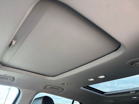 Used 2020 Chevrolet Traverse Premier w/ Redline Edition FWD image 18