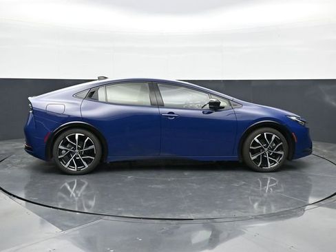 Used 2024 Toyota Prius Prime Premium FWD image 8