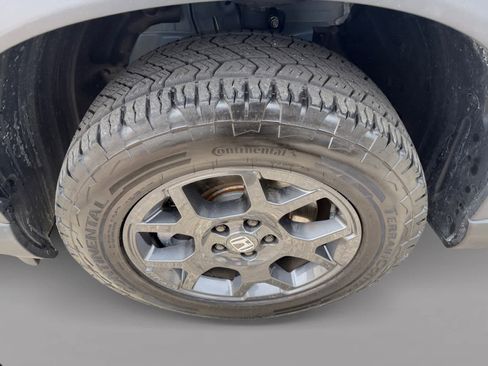 Used 2025 Honda Pilot TrailSport image 9