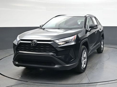 Used 2023 Toyota RAV4 XLE image 9