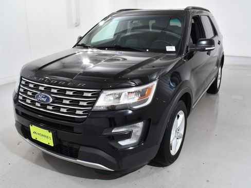 Used 2016 Ford Explorer XLT w/ Equipment Group 202A image 2