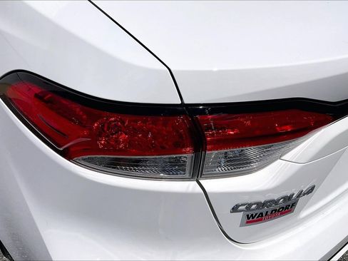 Used 2022 Toyota Corolla LE FWD image 32