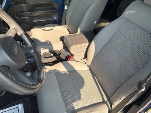 Used 2009 Jeep Wrangler Unlimited Rubicon w/ Dual Top Group AWD/4WD image 22