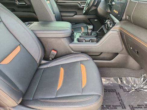Used 2023 GMC Sierra 1500 AT4 w/ Technology Package image 15